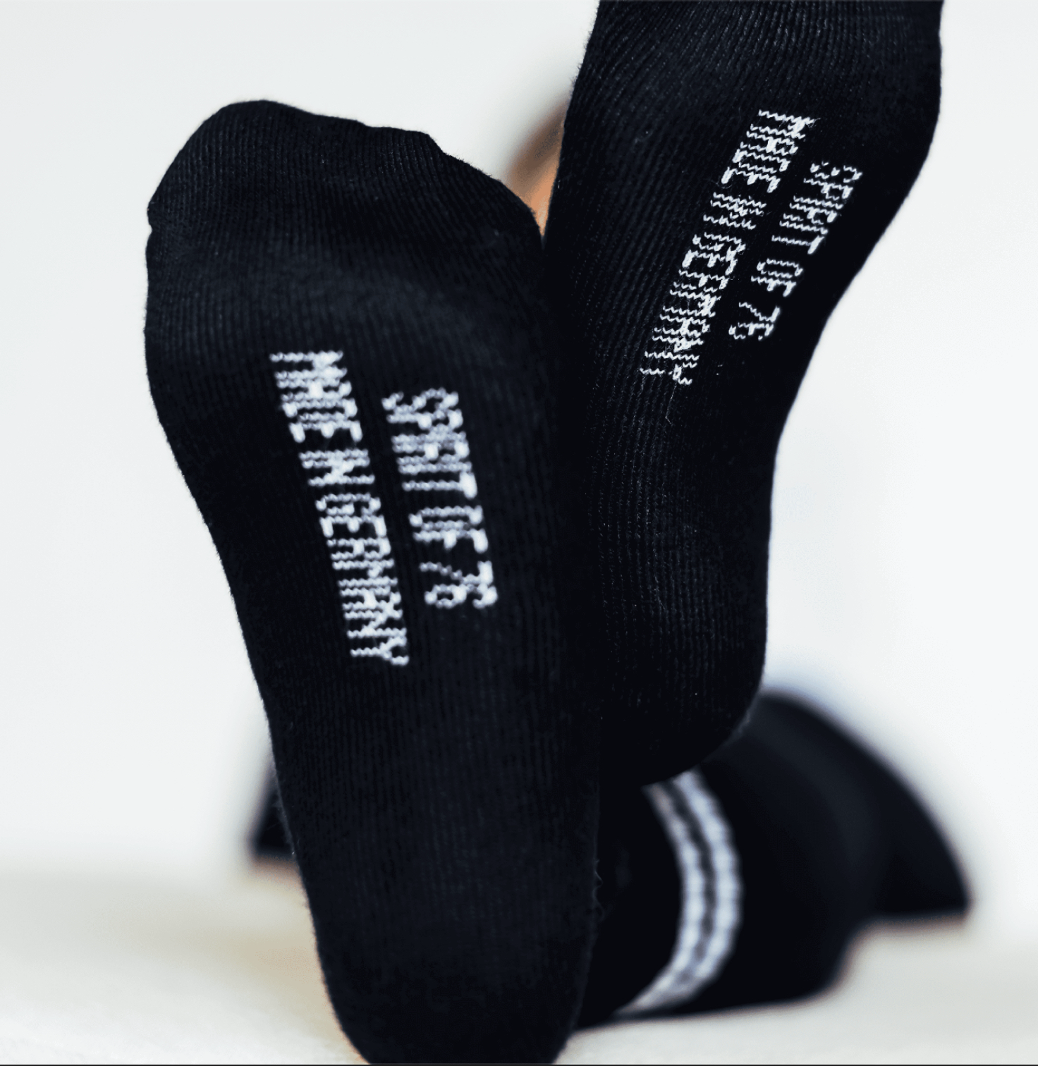 So 76 Basic schwarz 3er Pack Skater-Socken mit weißen Streifen 